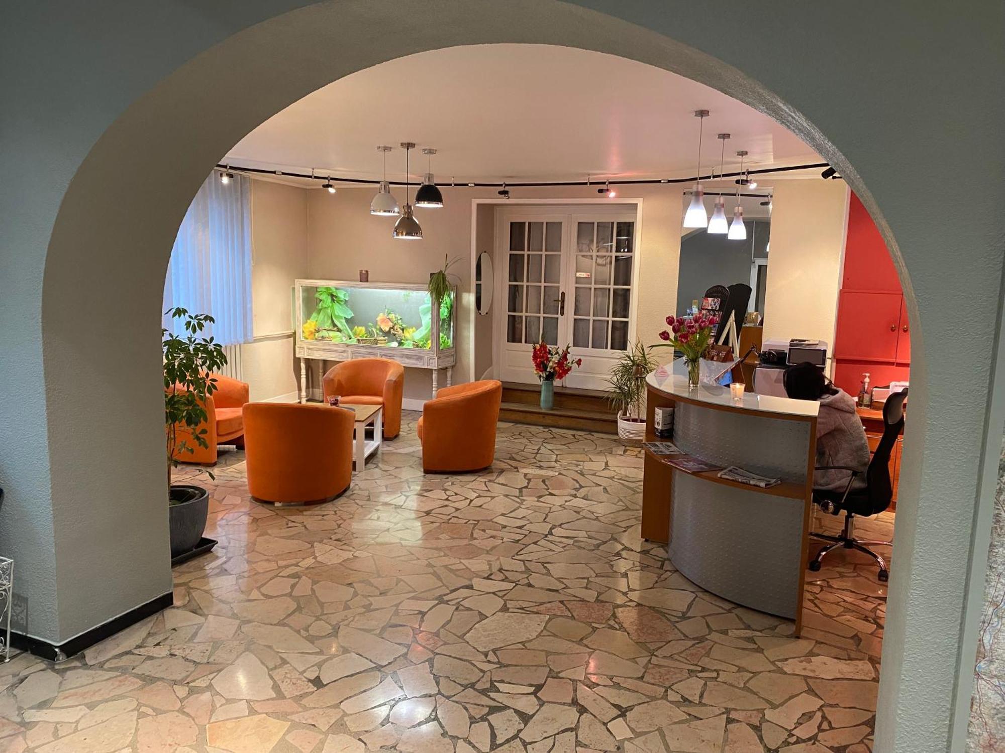 Nouvel Hotel Lons-le-Saunier Zewnętrze zdjęcie